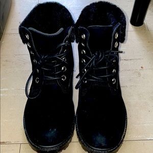 Cute black casual boots (CBCB)